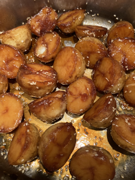 MsLatté’s Daebak Cybercafé (Kdrama addicts #48: Time for all the seasonal goodies, advent surprises and the weighing of the year’s dramas for the vote-off. Lazy holding title because I dropped the ball 😄