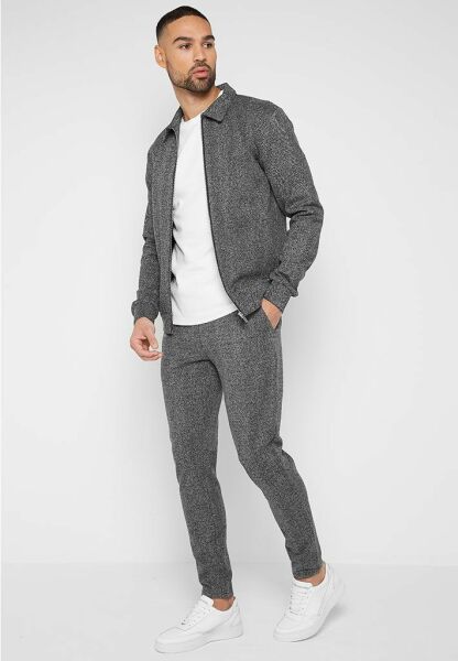 Tracksuits on men (other than for sport)
