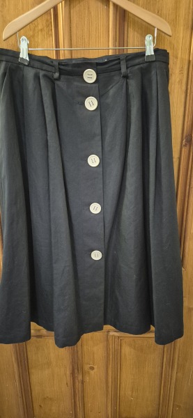 Les Parisiennes des Mamansnet: It's French charm, you know, beheaded people, red wine and blood all over the place - it's romantic, it's normal.