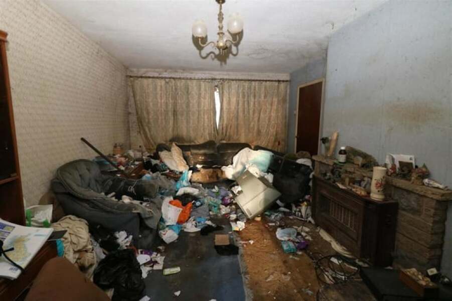 To think estate agents/ their photographers should tidy up a bit?