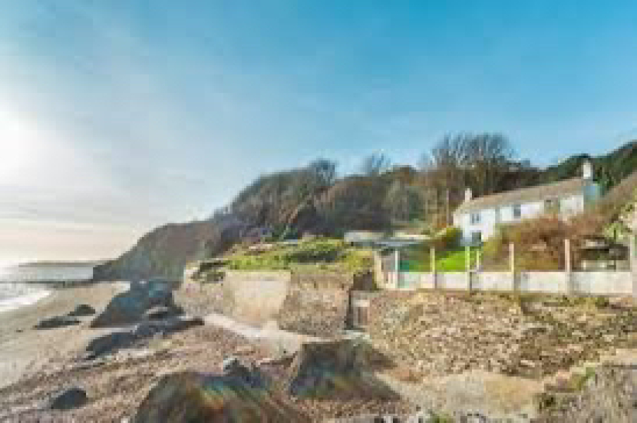 Help me find the perfect seafront holiday cottage. Please!