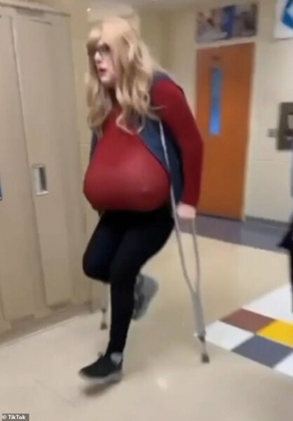 Trump announces executive order that says legally there are only 2 genders (hmmm did he mis-speak and meant sex?)