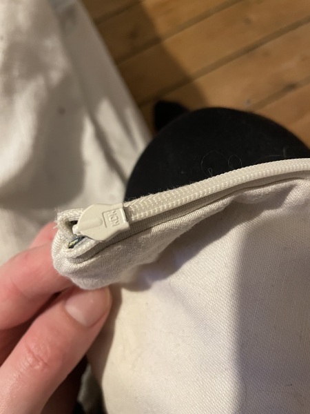 Help me unzip this zipper