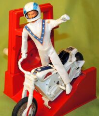 Ladies and Ladies: The Bluestocking is open: again