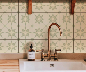 Knotty pine kitchen - help!