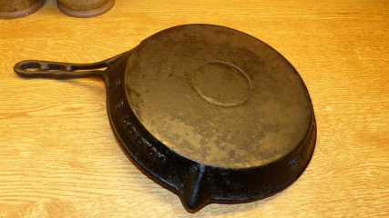 Thread 16 - TalkLair: "Well, I'm not exactly quaking in my stylish-yet-affordable boots, but there's definitely something unnatural going on here."