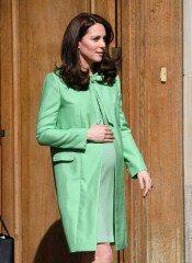 Meghan back on Instagram
