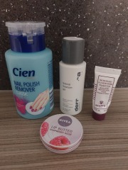 Tempted by beauty treats? Addicted to buying beauty products? Is your collection bursting with favourites? Join fellow beauty lovers in this supportive group!