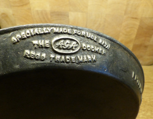 Thread 16 - TalkLair: "Well, I'm not exactly quaking in my stylish-yet-affordable boots, but there's definitely something unnatural going on here."