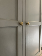 If you have a green kitchen what colour cupboard handles do you have?