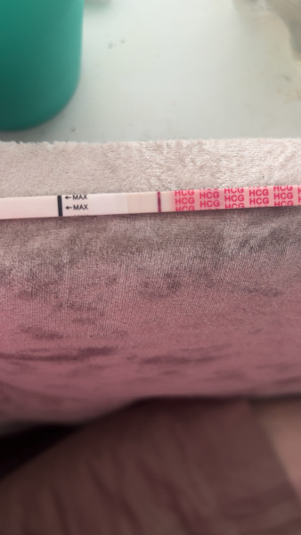 Line eyes please! Am I going mad? 9DPO