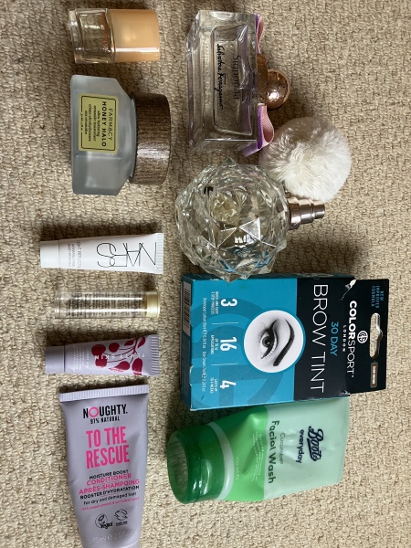 Tempted by beauty treats? Addicted to buying beauty products? Is your collection bursting with favourites? Join fellow beauty lovers in this supportive group!