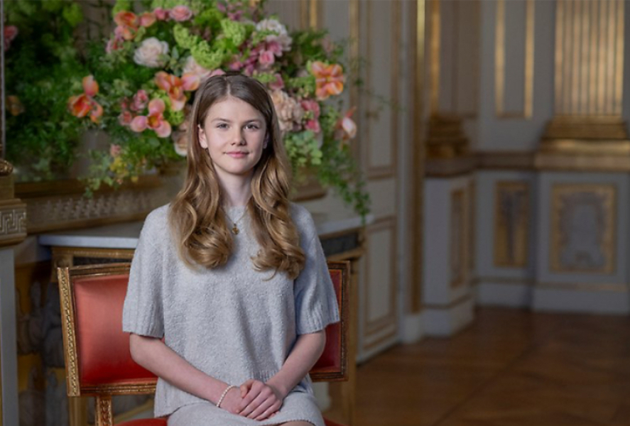 Royal Style: Take the Tiaras out of The Vault! Sparkles aren't just for Christmas!