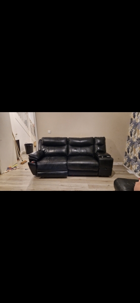 Help me with my living room again 😩