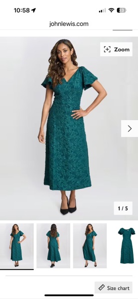 What accessories with this dress