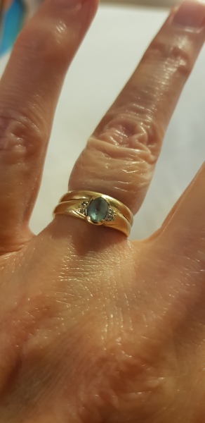 Can I have a look at your engagement rings?