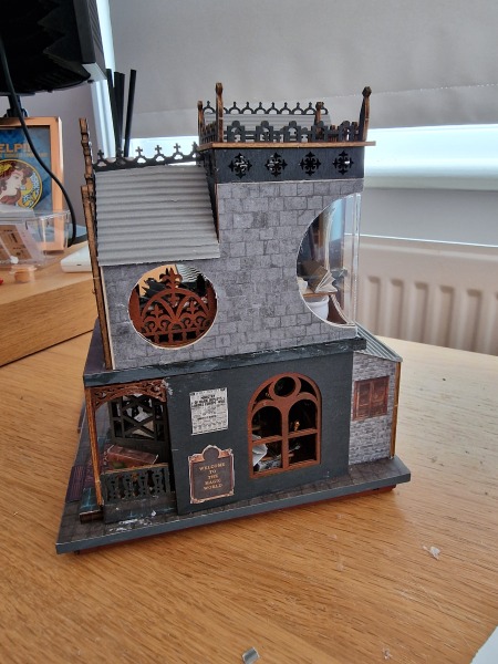 Come and tell us your dull and unexciting news 32: Calmly through the day