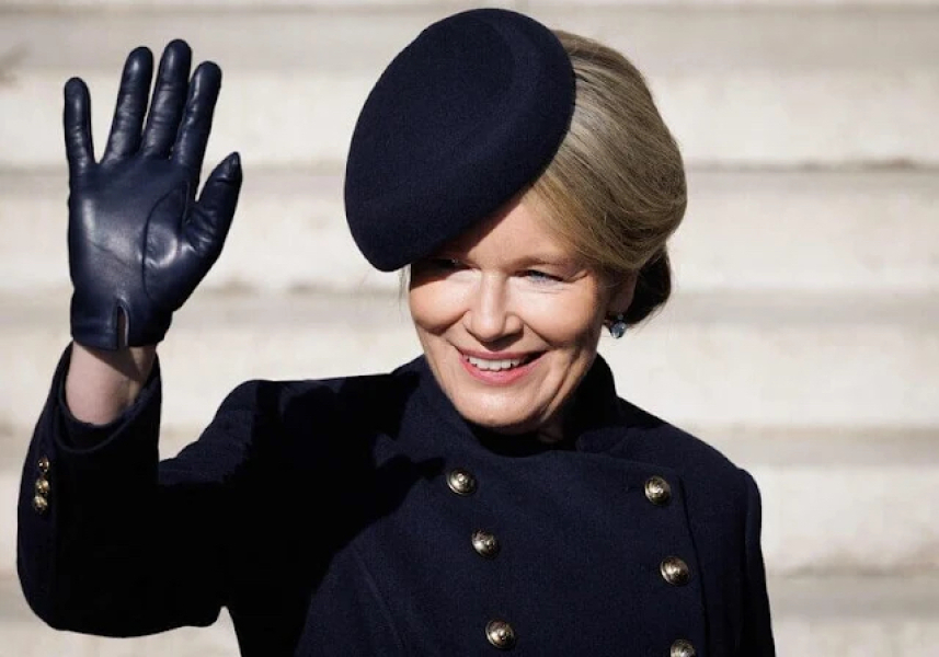 Royal Style: Take the Tiaras out of The Vault! Sparkles aren't just for Christmas!