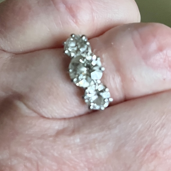 Can I have a look at your engagement rings?