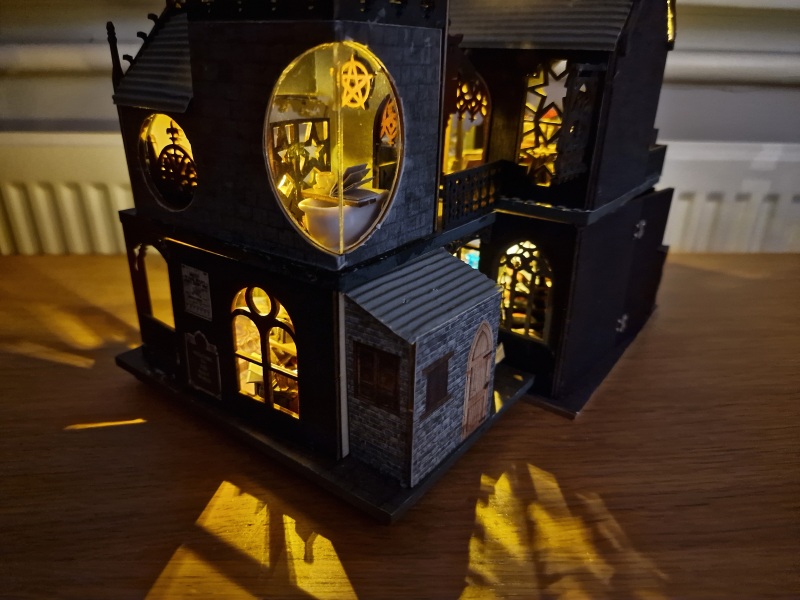 Come and tell us your dull and unexciting news 32: Calmly through the day