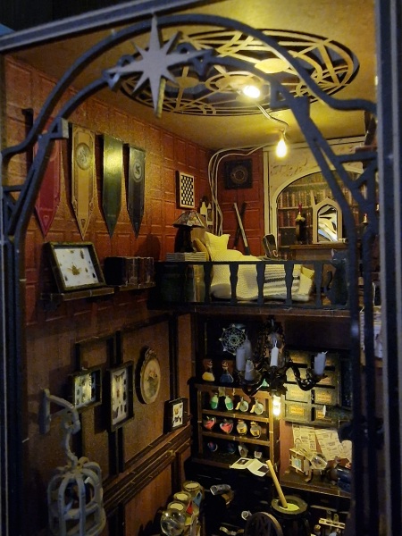 Roll up, Ladies and Gentlecreatures, the Bluestocking has been redecorated