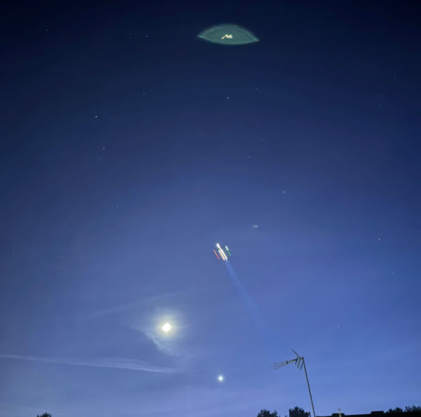 What’s the green flash above Venus?