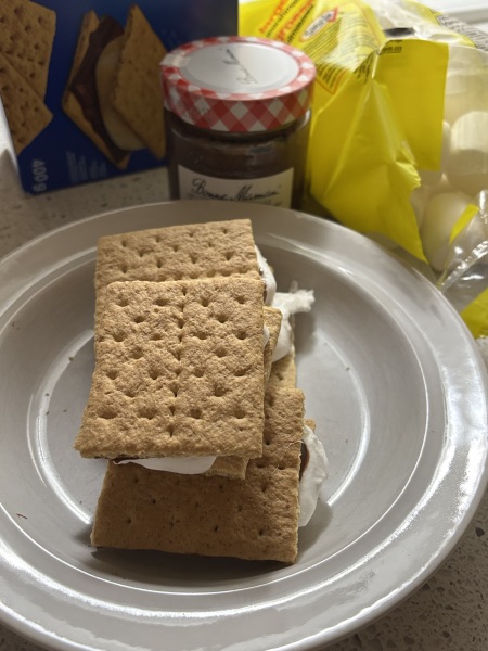 Come and tell us your dull and unexciting news 33: Calmly through the day