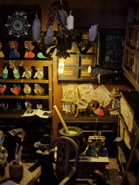 Roll up, Ladies and Gentlecreatures, the Bluestocking has been redecorated