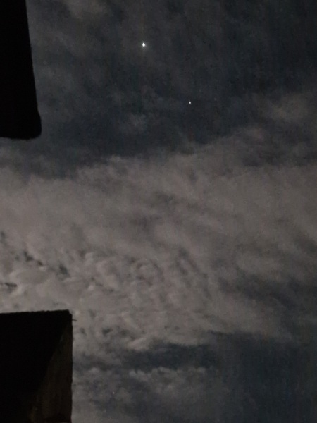 What’s the green flash above Venus?
