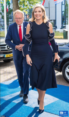 Royal Style: Take the Tiaras out of The Vault! Sparkles aren't just for Christmas!