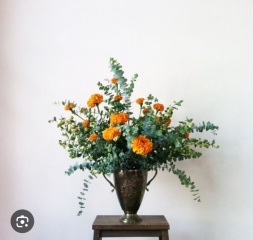 Pls hep me pick my wedding flowers?