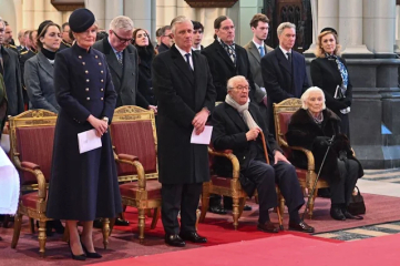 Royal Style: Take the Tiaras out of The Vault! Sparkles aren't just for Christmas!