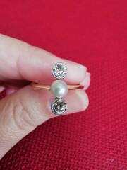 Can I have a look at your engagement rings?