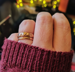 Can I have a look at your engagement rings?
