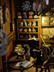 Roll up, Ladies and Gentlecreatures, the Bluestocking has been redecorated