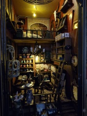 Roll up, Ladies and Gentlecreatures, the Bluestocking has been redecorated