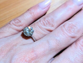 Can I have a look at your engagement rings?