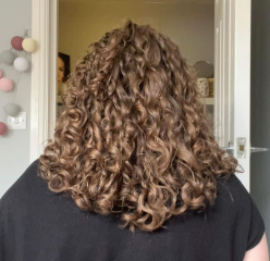 How to eliminate or reduce frizz from my wavy hair
