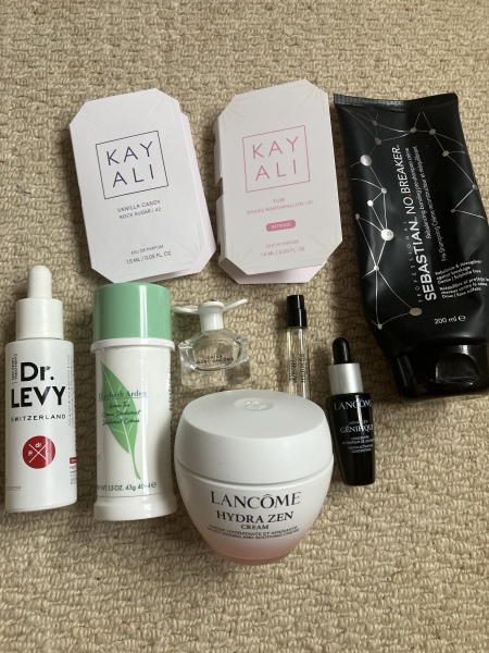 Tempted by beauty treats? Addicted to buying beauty products? Is your collection bursting with favourites? Join fellow beauty lovers in this supportive group!