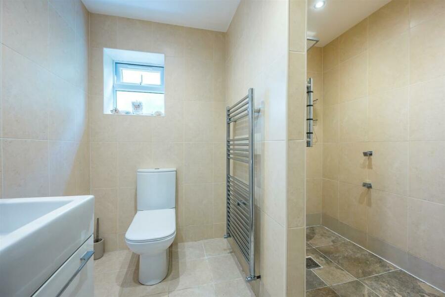 Bathroom layout help