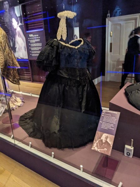 Royal Style: Take the Tiaras out of The Vault! Sparkles aren't just for Christmas!