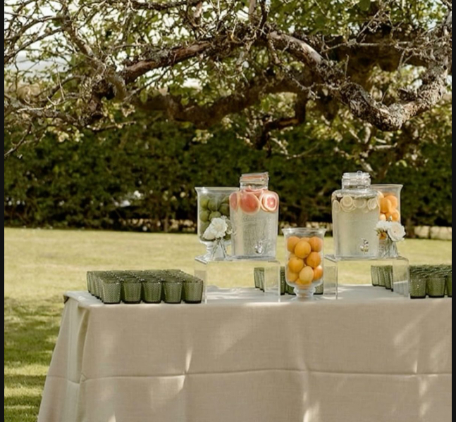 Do people expect food after dinner at wedding?