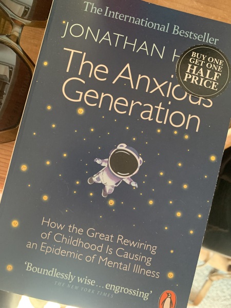 Please, please, please put away your phones...