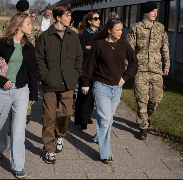 Royal Style: Take the Tiaras out of The Vault! Sparkles aren't just for Christmas!