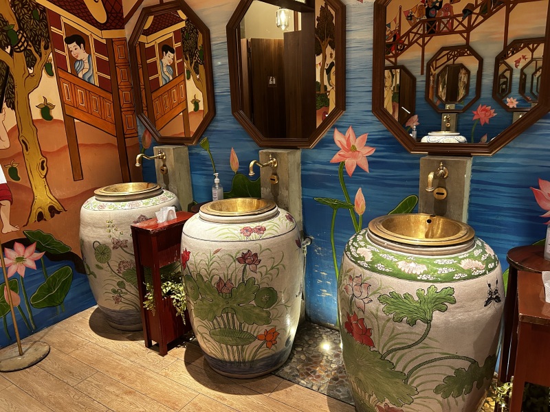 Any ideas of great clothes shops or beauty products to buy in Bangkok?