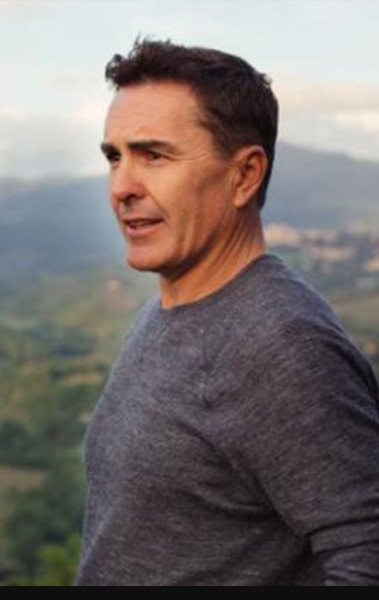 Finding out who this man is from his online photograph