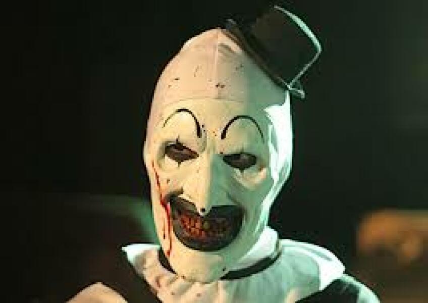 People openly stealing in Greggs