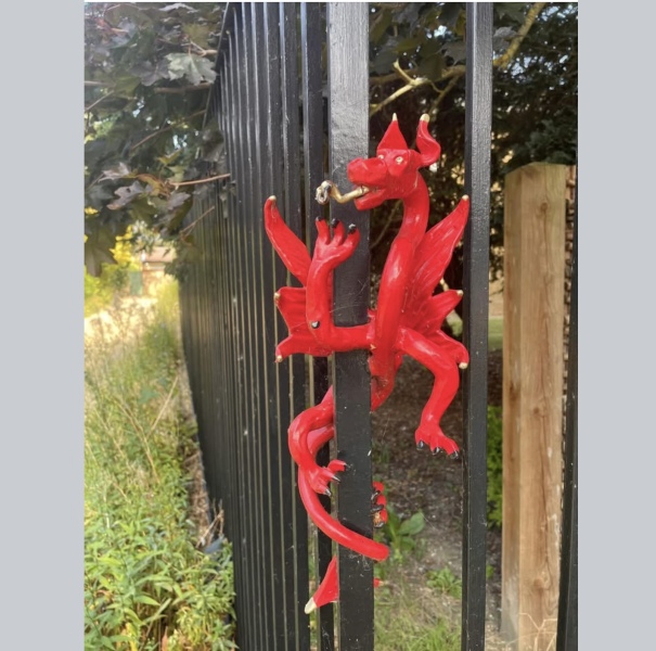 Roll up, Ladies and Gentlecreatures, the Bluestocking has been redecorated