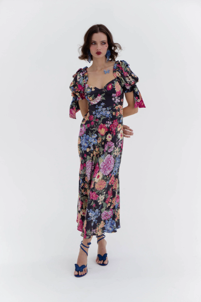 Help with wedding guest dress swanky venue but comfortable and relaxed