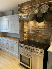 Kitchen cupboards. To paint or not to paint?